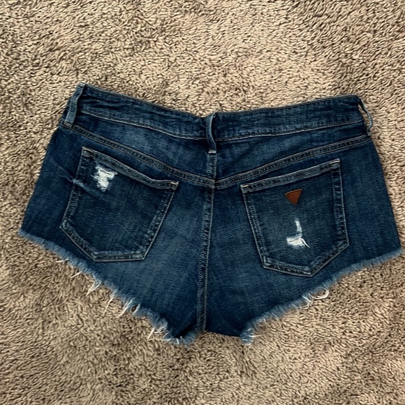 GUESS distressed denim shorts Size 29 - Picture 2 of 4